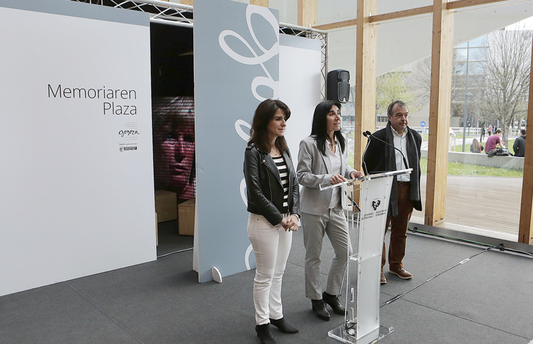 La exposici�n 'Memoriaren Plaza Unibertsitatean' recala en la Universidad del Pa�s Vasco
